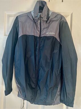 Columbia Men’s Two-Tone Black and Gray Windbreaker Jacket